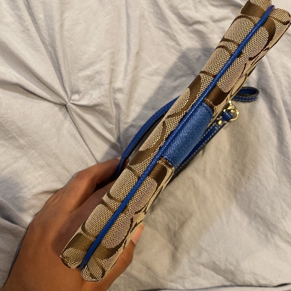 EUC Coach Large Wristlet Signature Canvas & Leather - Picture 7 of 12